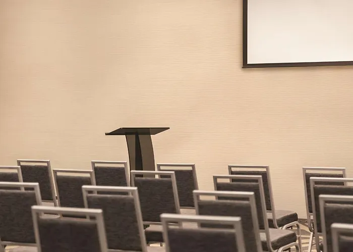 Hilton Knoxville Airport