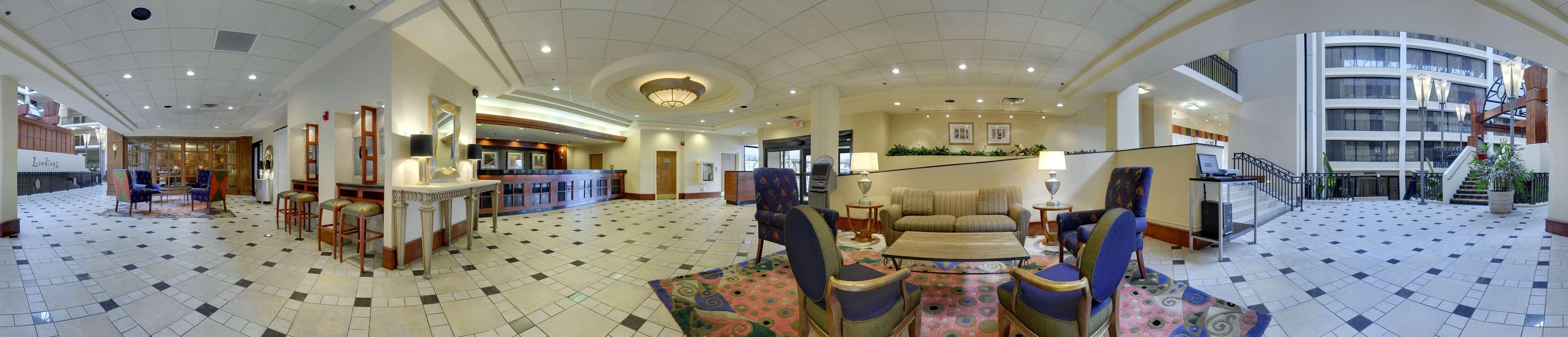 Hilton Knoxville Airport 3*