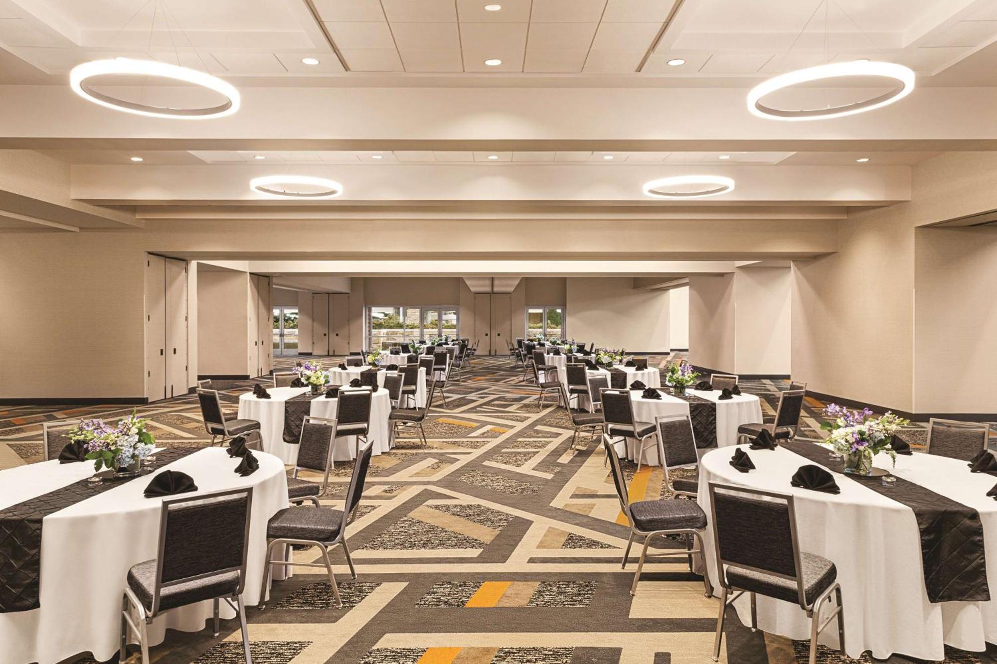 Hotel Hilton Knoxville Airport 3*