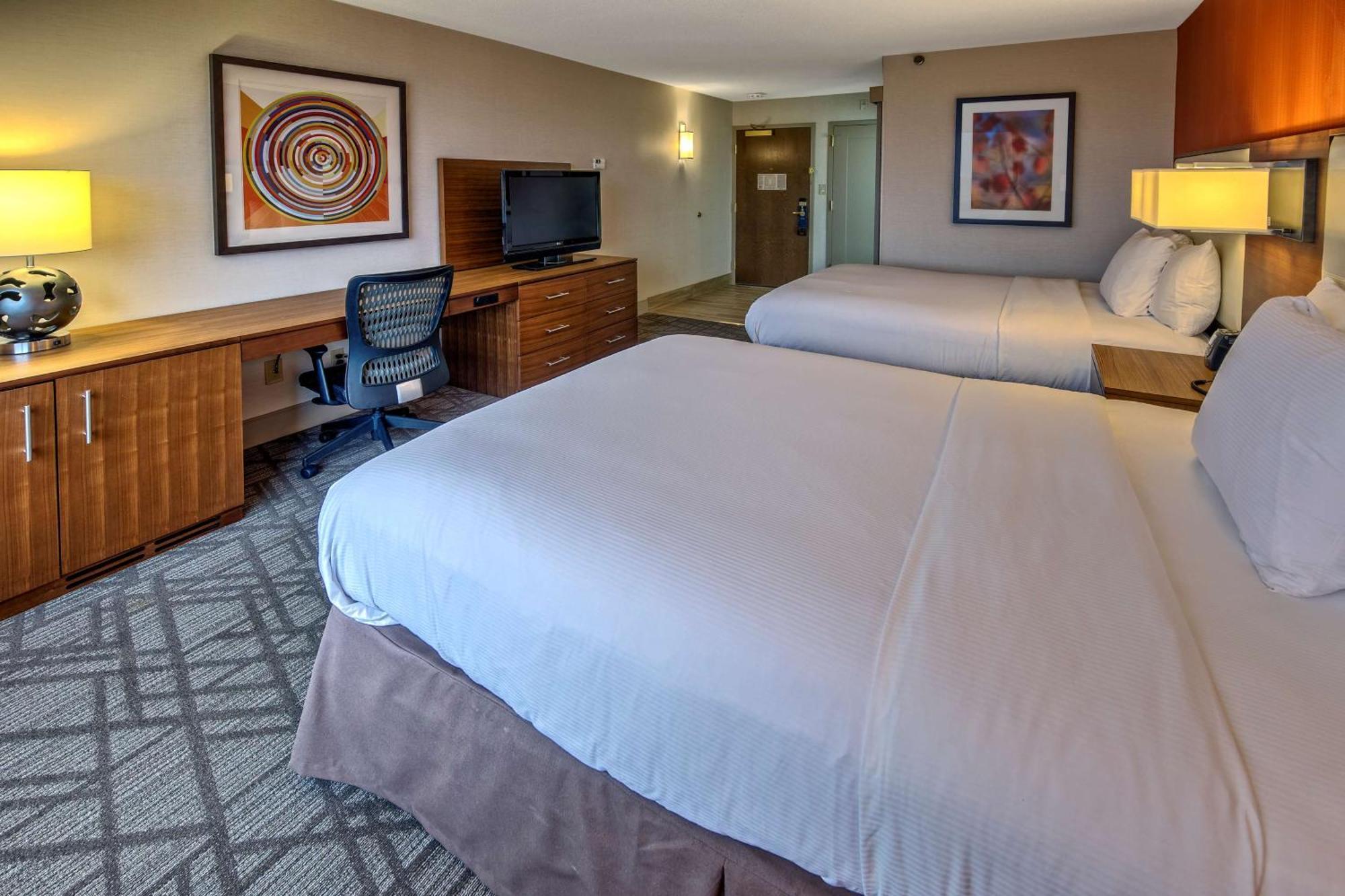 Hilton Knoxville Airport Hotel 3*