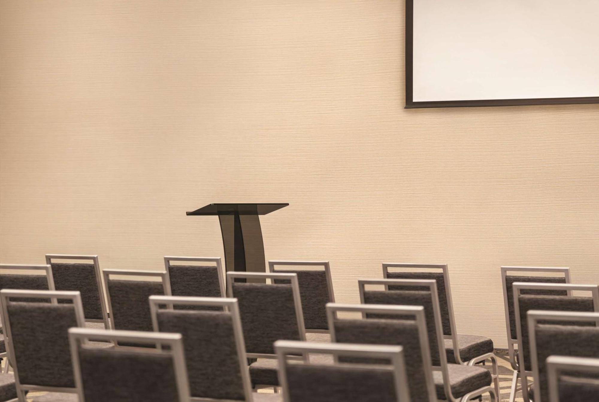 Hilton Knoxville Airport 3* Alcoa