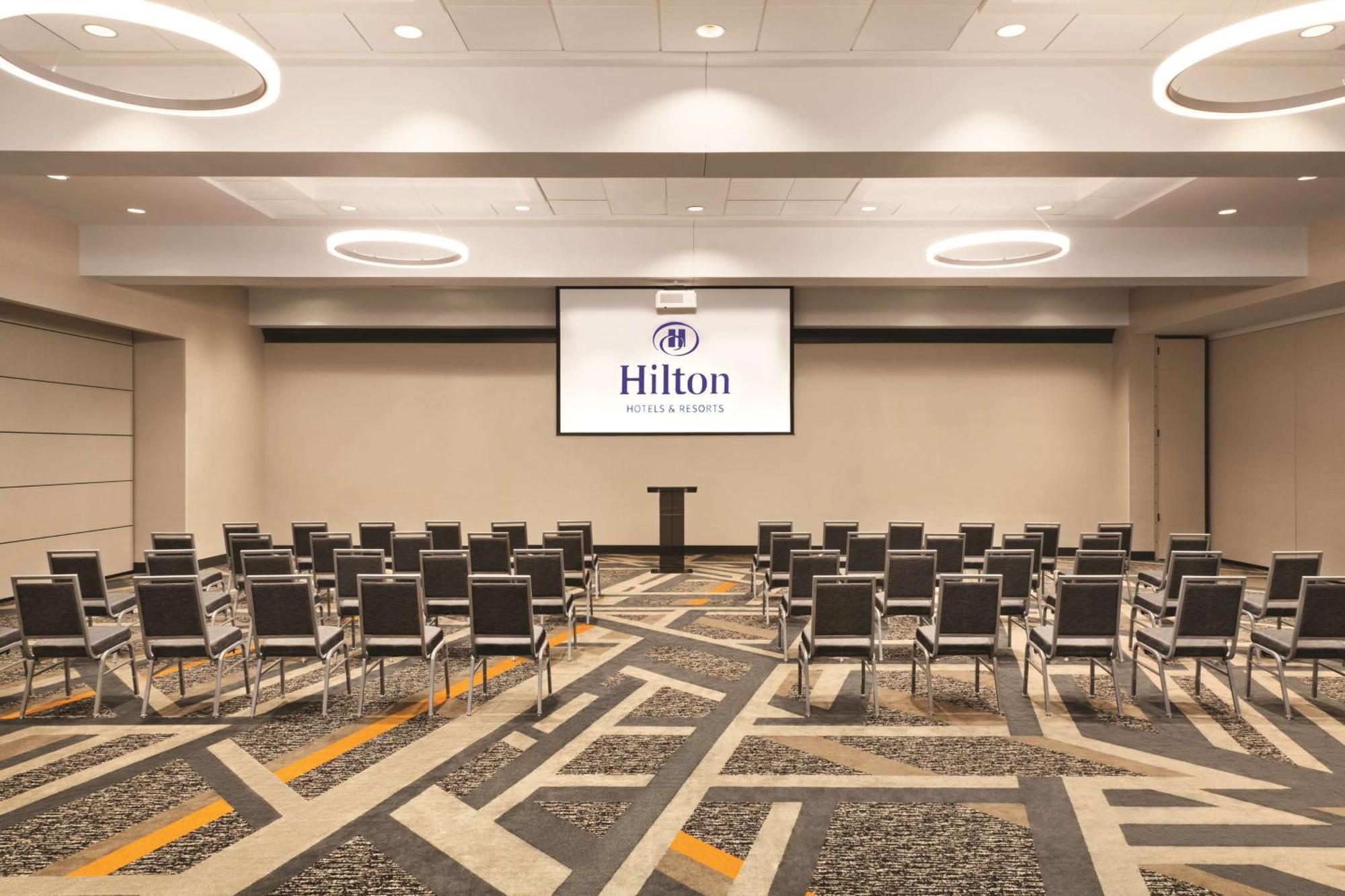 Hotel Hilton Knoxville Airport 3*