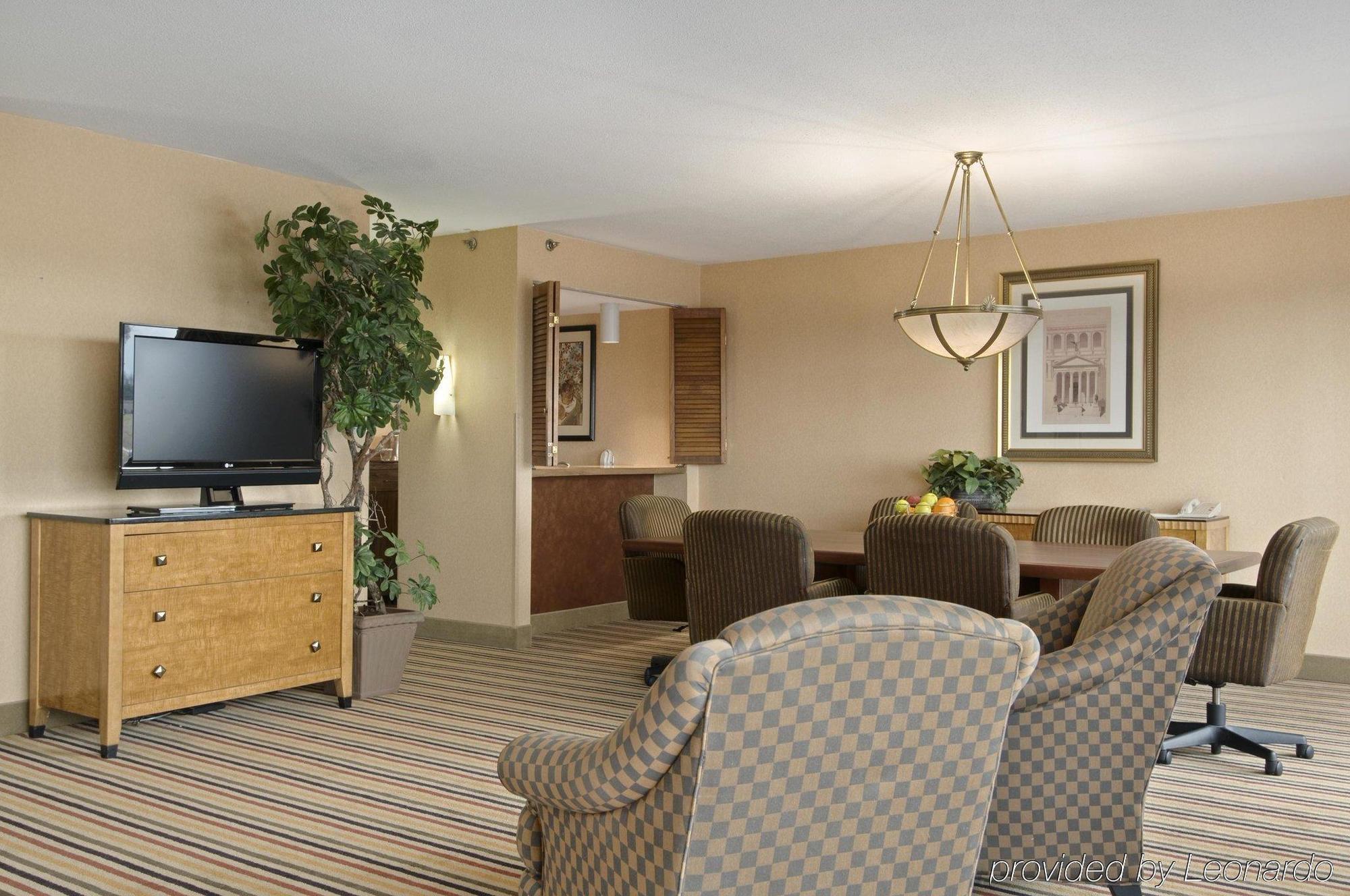 Hotel Hilton Knoxville Airport 3*
