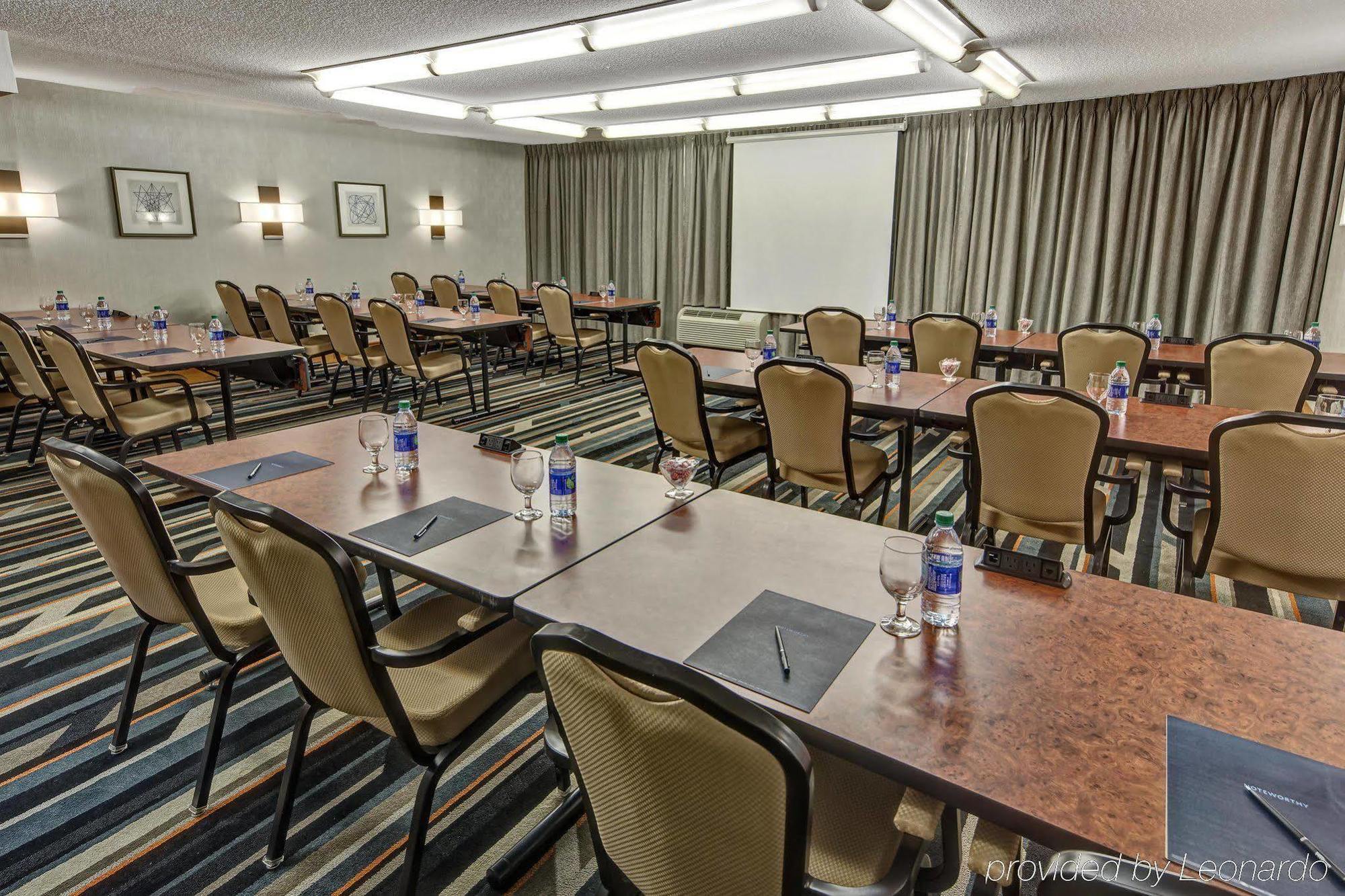 Hotel Hilton Knoxville Airport 3*