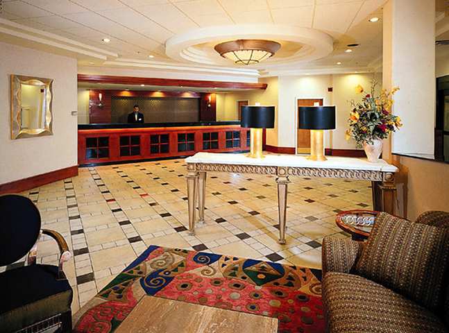 Hilton Knoxville Airport 3*